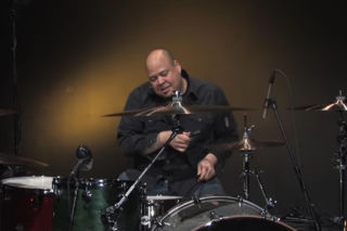 Pearl Jam zagrali z nowym perkusistą! Kim jest Abe Laboriel Jr.?