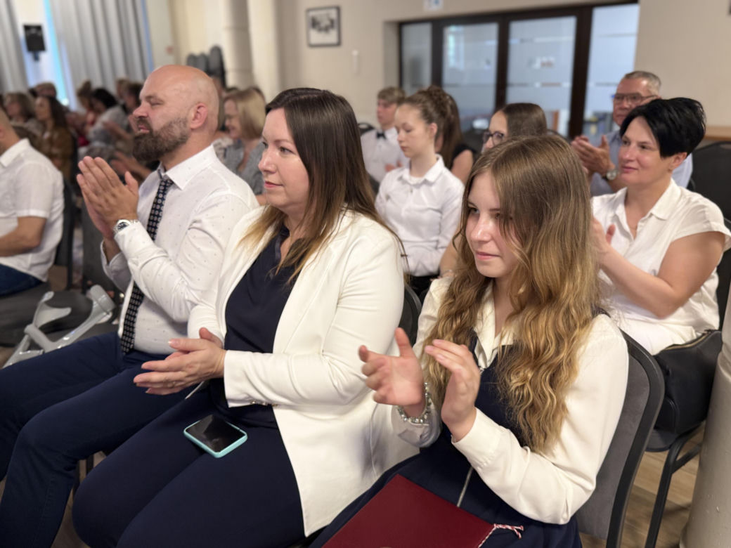 Młode talenty ze Starachowic nagrodzone. Prezydent Marek Materek wręczył stypendia za wybitne wyniki