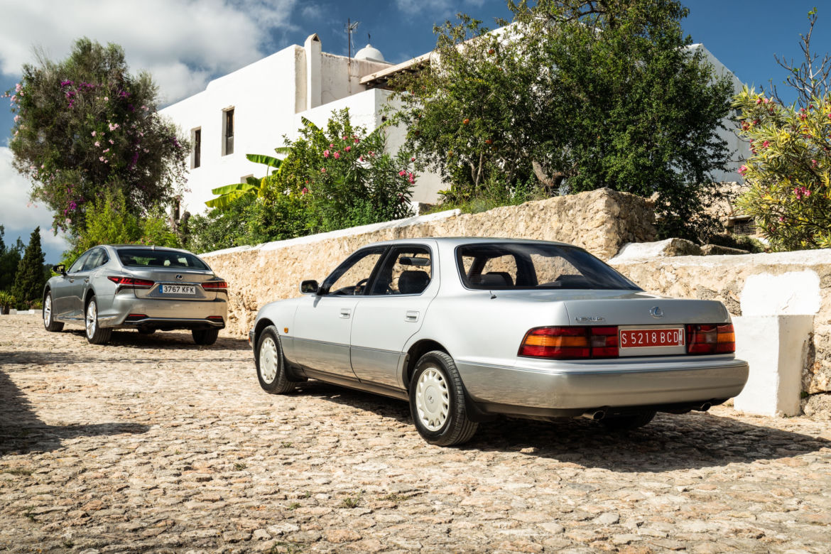 Lexus LS - pierwsza i piąta generacja