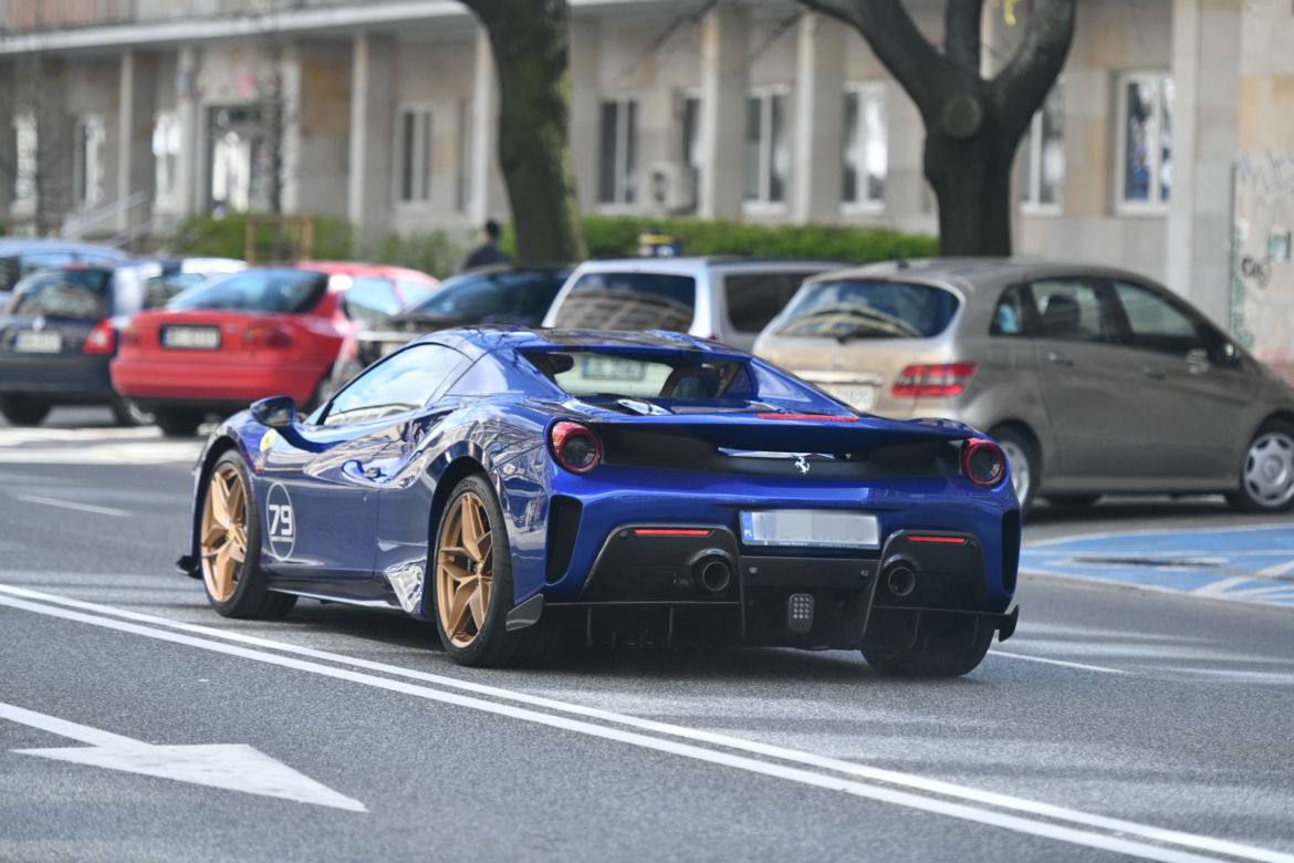 Kuba Wojewódzki w Ferrari 488 Pista Spider