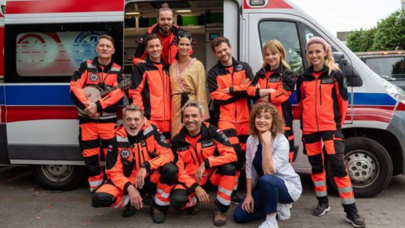 Na sygnale, odcinek 656. Berenika (Aleksandra Kielan), Alek (Adam Turczyk), Basia (Anna Wysocka), Romek (Izydor Łobacz), Artur Góra (Tomasz Piątkowski), Benio Vick (Hubert Jarczak), Nowy (Kamil Wodka), Wanda (Anna Lemieszek), Britney (Paulina Zwierz)