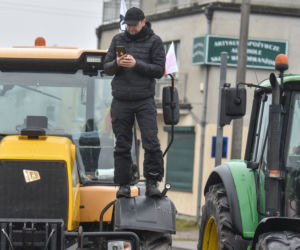 Agrounia zablokowała ważne skrzyżowanie pod Toruniem. Na razie bez większych utrudnień w ruchu drogowym.
