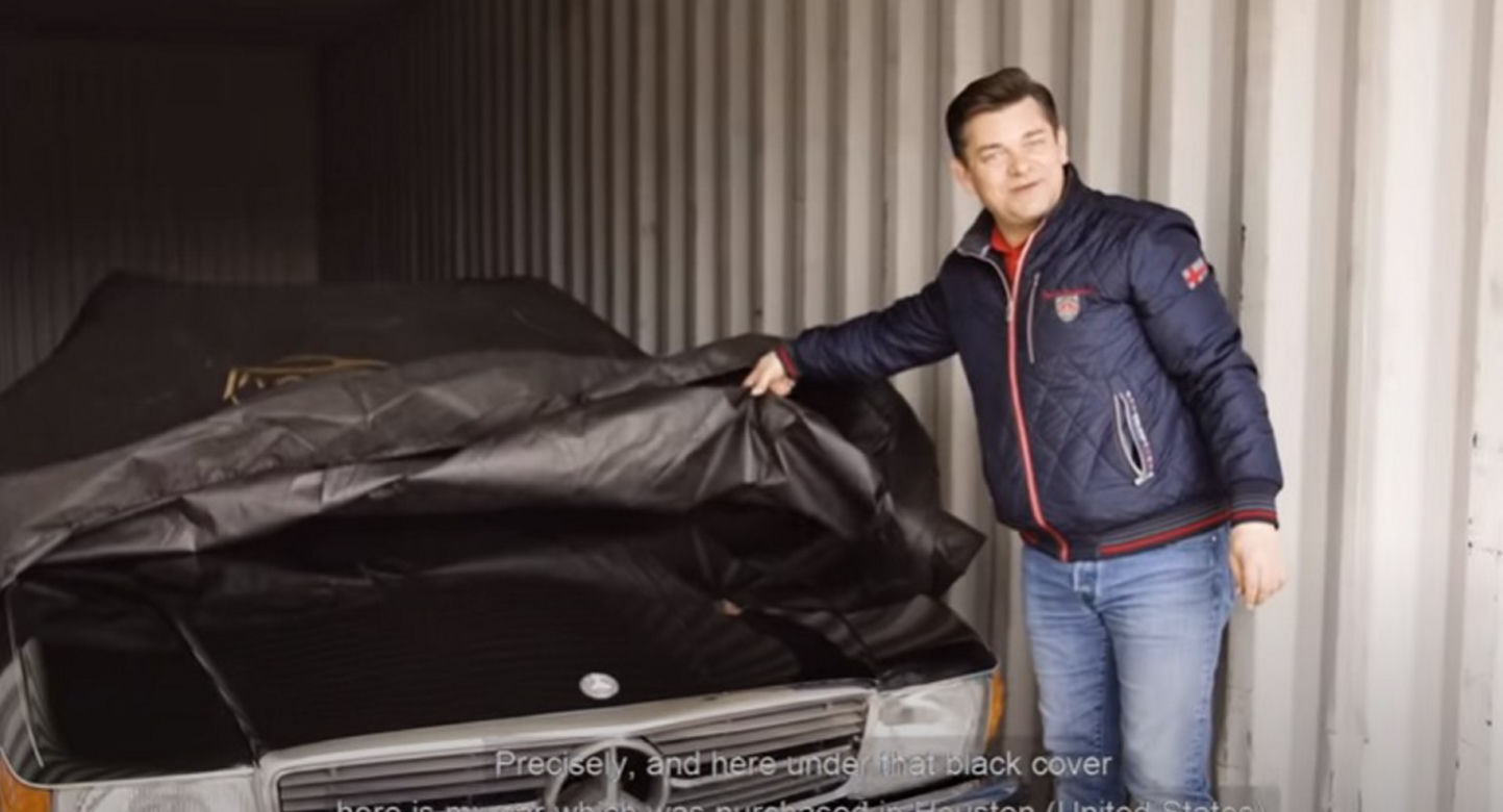 Zenek Martyniuk kupił 35 letni samochód. 