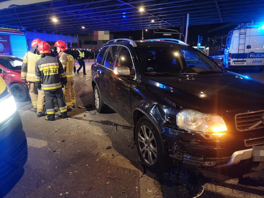 Kłótnia dwóch braci zakończona wypadkiem. Jeden wiózł drugiego na aucie. Potem się rozbili