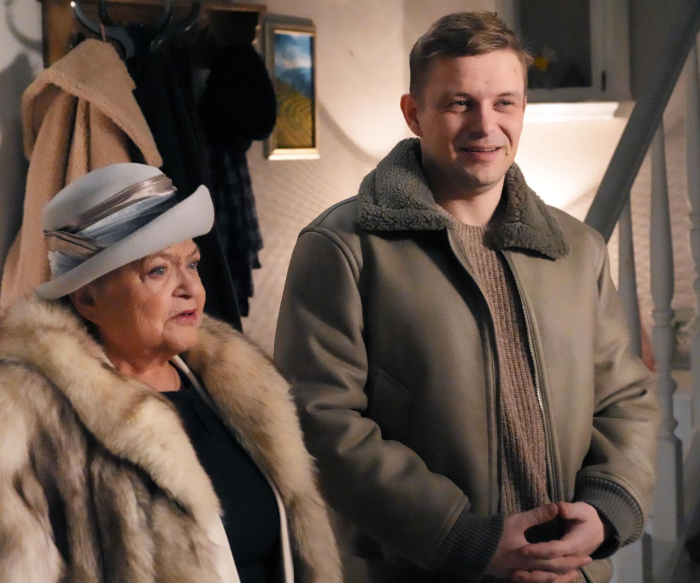 Hubert i Lucyna w serialu Barwy szczęścia. O spisku seniorki i syna przeczytasz na SE Superseriale.