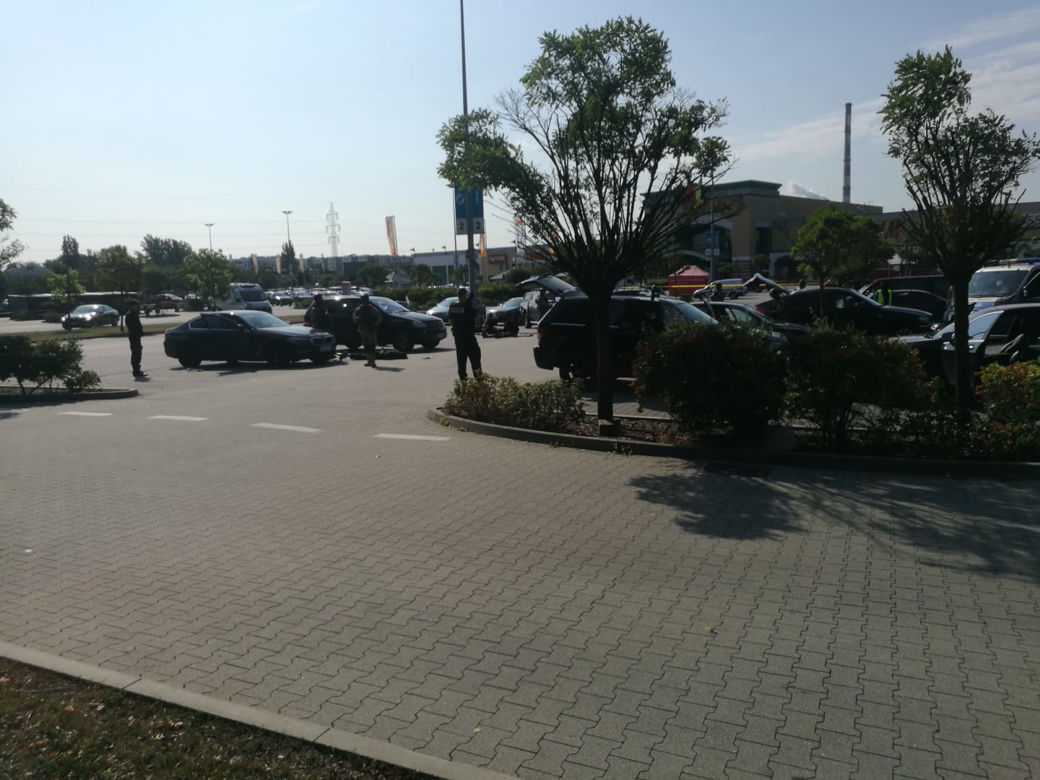 Wielka akcja policji i antyterrorystów na al. Pokoju w Krakowie