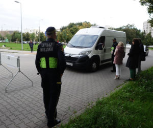 Trzaskowski zamyka drogę. Rodzice są wściekli