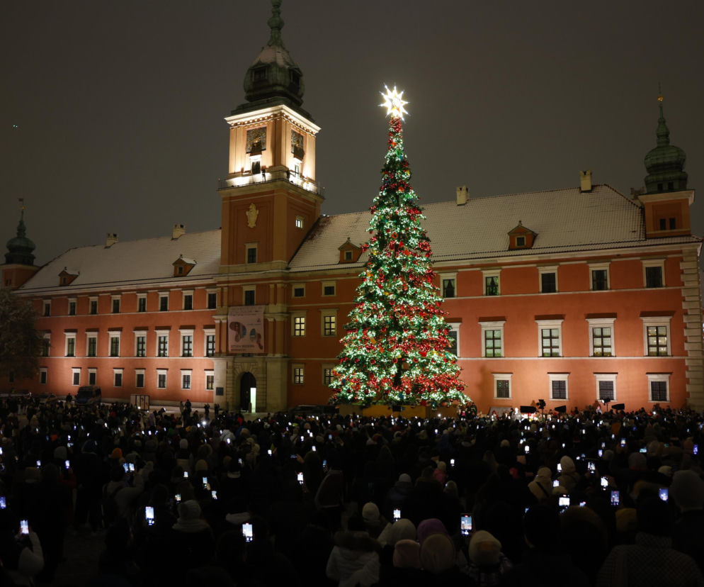 Świąteczna choinka i inne dekoracje na placu Zamkowym w Warszawie 2023