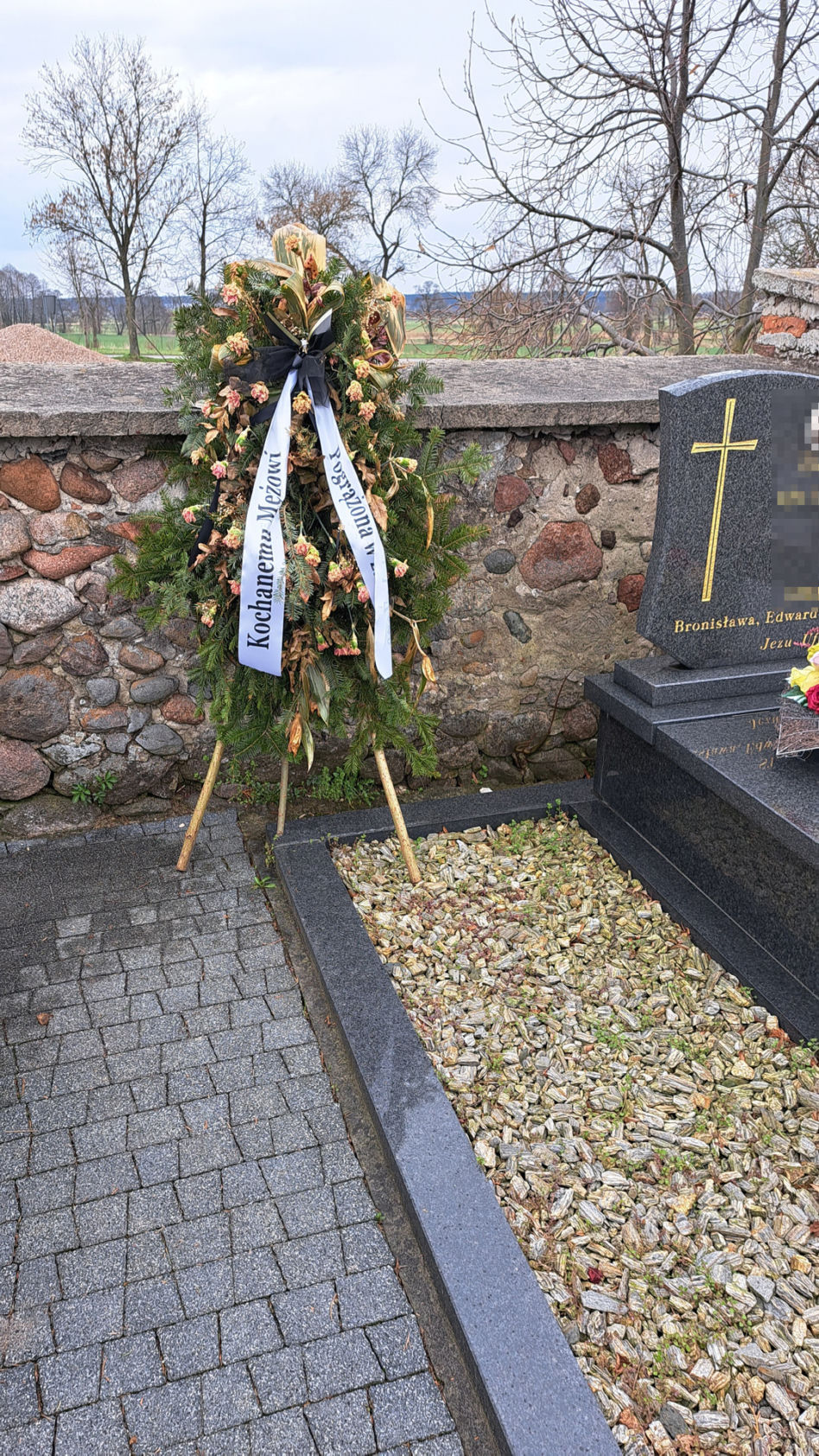 Waldemar Goszcz 20 lat temu zginął w wypadku. Zaskakujące zdjęcia jego grobu!