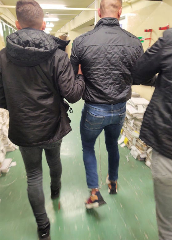 Małopolska. Policja rozbiła szajkę złodziei luksusowych samochodów. Działali metodą "na walizkę"