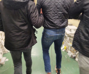 Małopolska. Policja rozbiła szajkę złodziei luksusowych samochodów. Działali metodą na walizkę