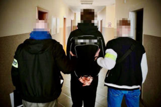 13-letnia dziewczynka rozprowadzała narkotyki wśród swoich rówieśników! Policja namierzyła dilera