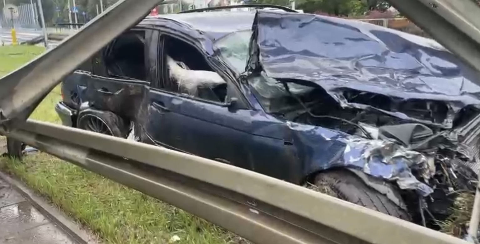 Trójka rannych po wypadku na Wale Miedzeszyńskim. „Popisywał się, próbował driftować”