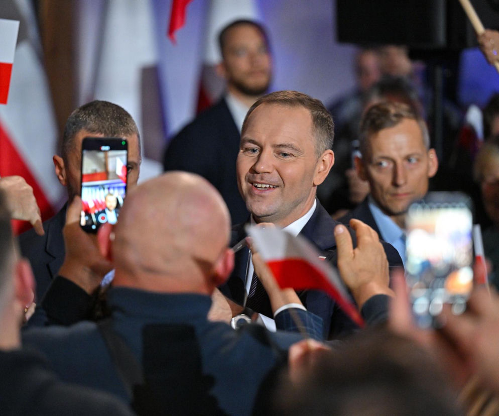 100 dni prezydentury, Nawrocki wzruszony. Tłumy skandowały „druga kadencja”