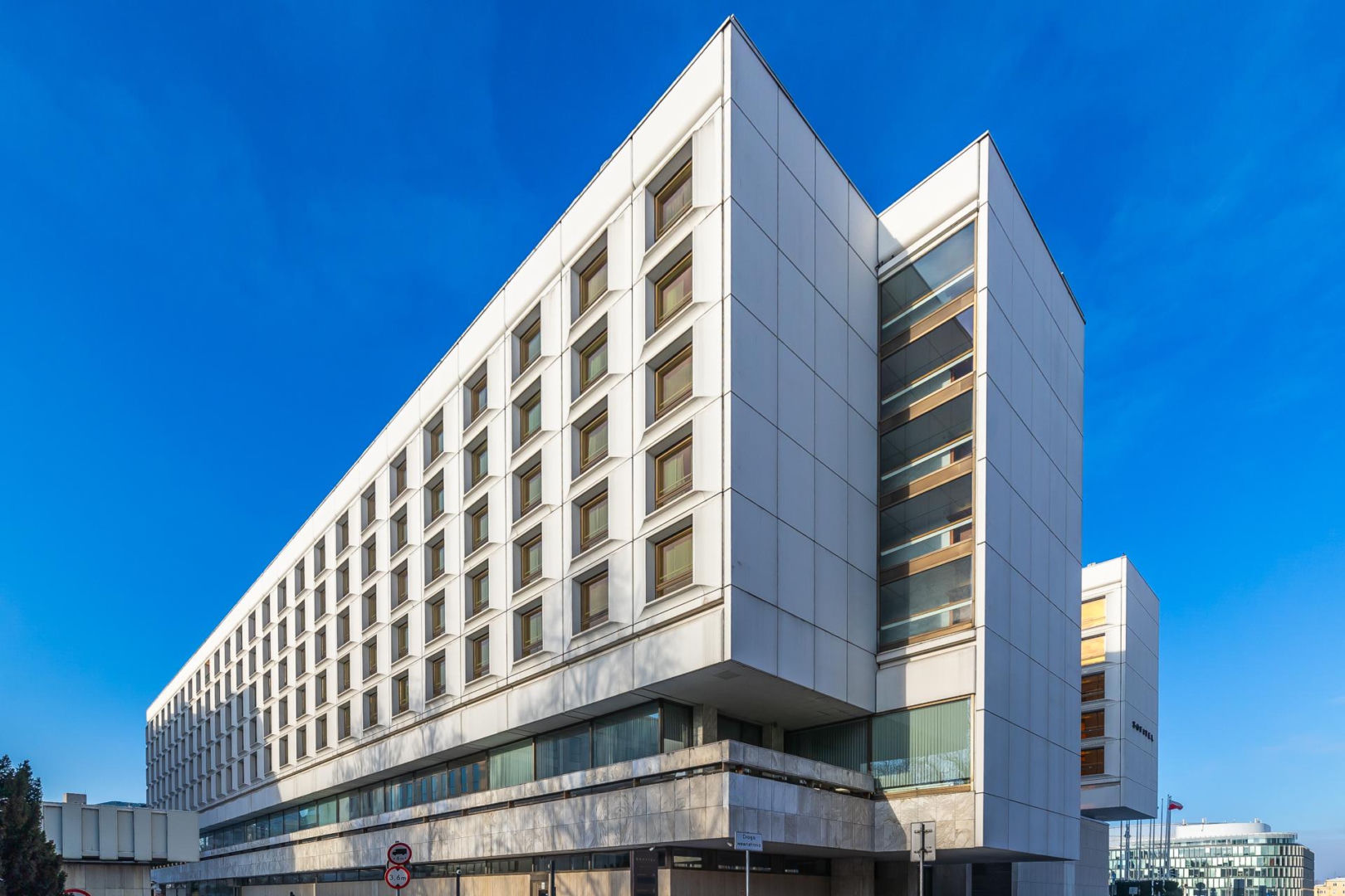 Hotel Sofitel (dawny Hotel Victoria) przy Placu Piłsudskiego w Warszawie
