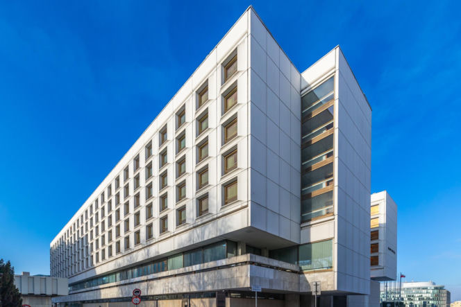Hotel Sofitel (dawny Hotel Victoria) przy Placu Piłsudskiego w Warszawie