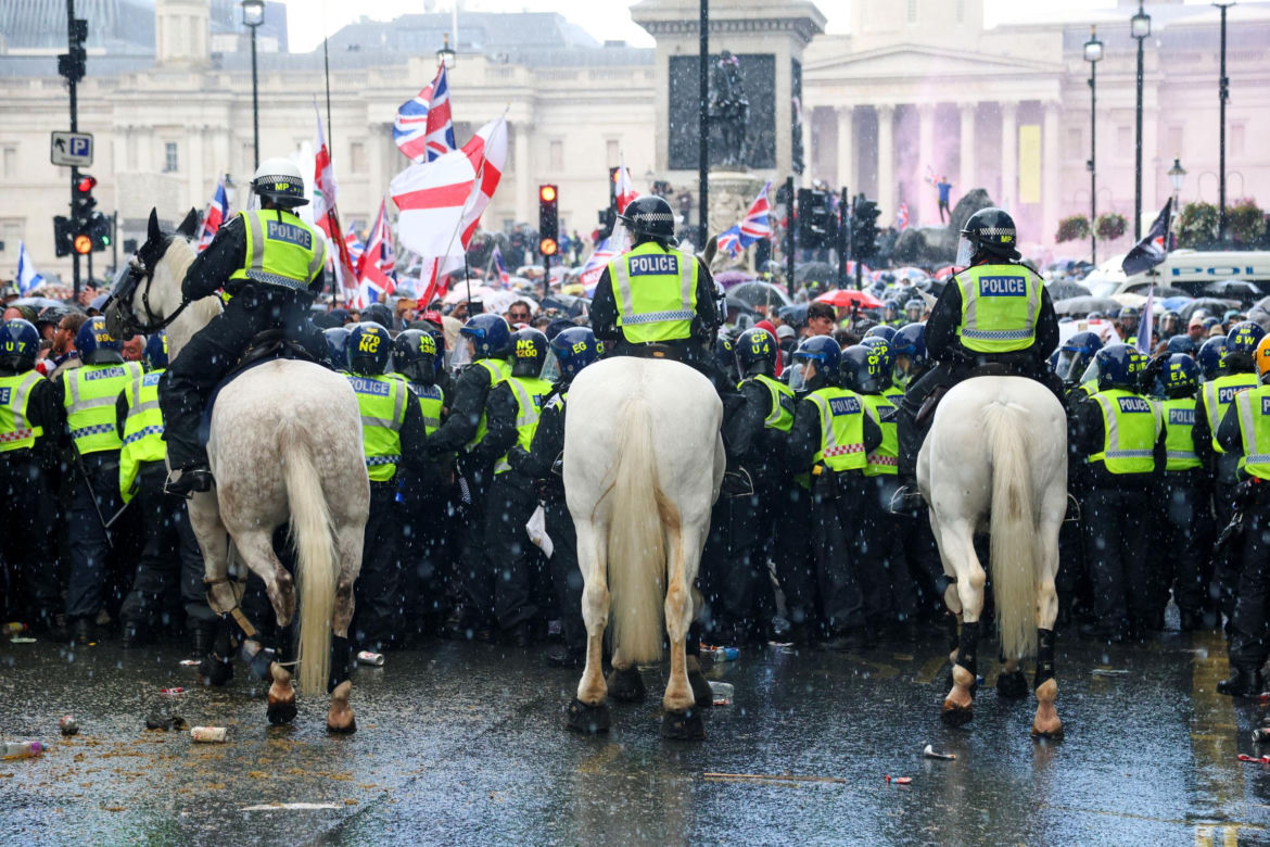 Ponad 100 tys. osób na marszu prawicy w Londynie
