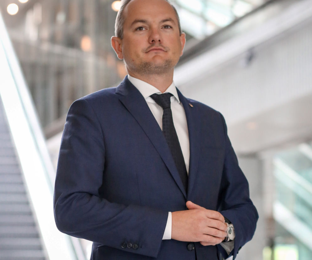 Wyrzucony prezes Lotosu przez pół roku zarobił pół miliona