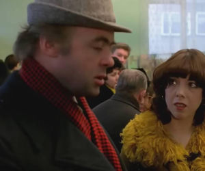 Krystyna Podleska zasłynęła dzięki odważnej scenie w Misiu. Gwiazda PRL-u dziś nie mieszka w Polsce