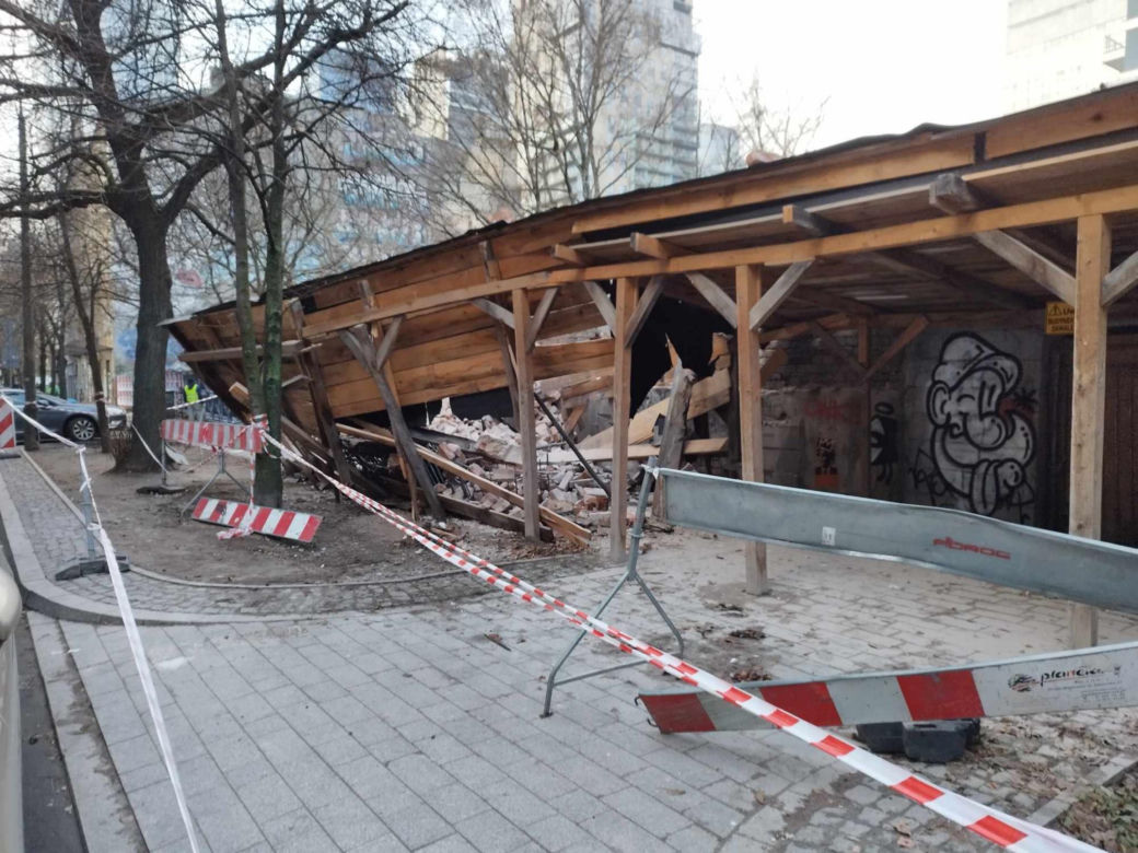 Deweloper wyburzył kamienicę przy Łuckiej 8 mimo protestów