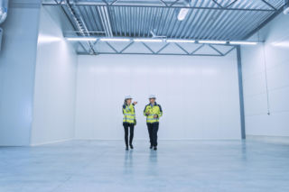 Wykończenie hal produkcyjnych a bezpieczeństwo i efektywność operacyjna