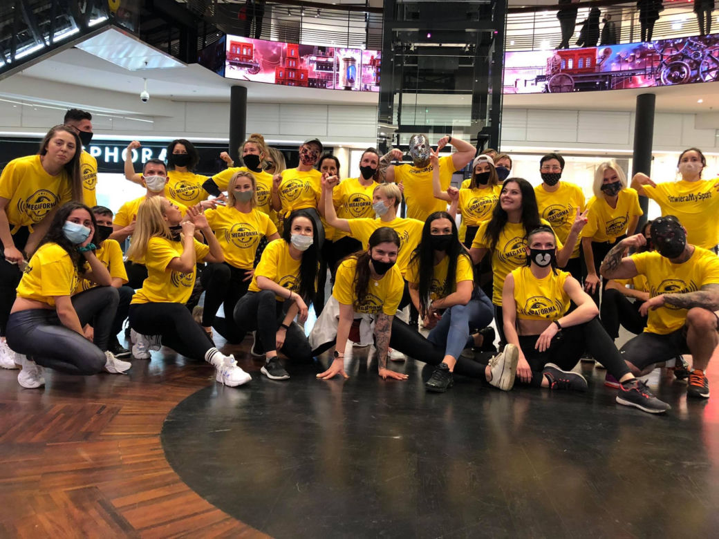 Flashmob w Manufakturze. Trenerzy z Łodzi chcą ratować branżę fitness