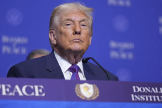 Sąd wyrzucił cła Trumpa do kosza. Jest reakcja