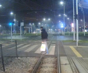 Policjanci z Bydgoszczy szukają podpalacza. Rozpoznajesz go?