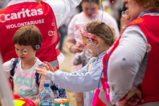 Caritas Polska: Pomoc dzieciom trwa cały rok