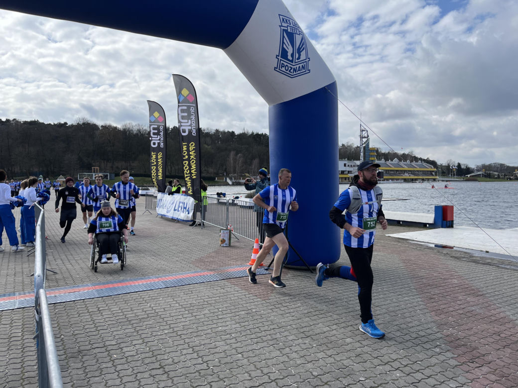 Kibolska Dycha 2024. Wyjątkowy bieg kibiców Lecha Poznań