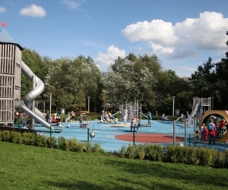 Plac zabaw w parku Przy Bażantarni