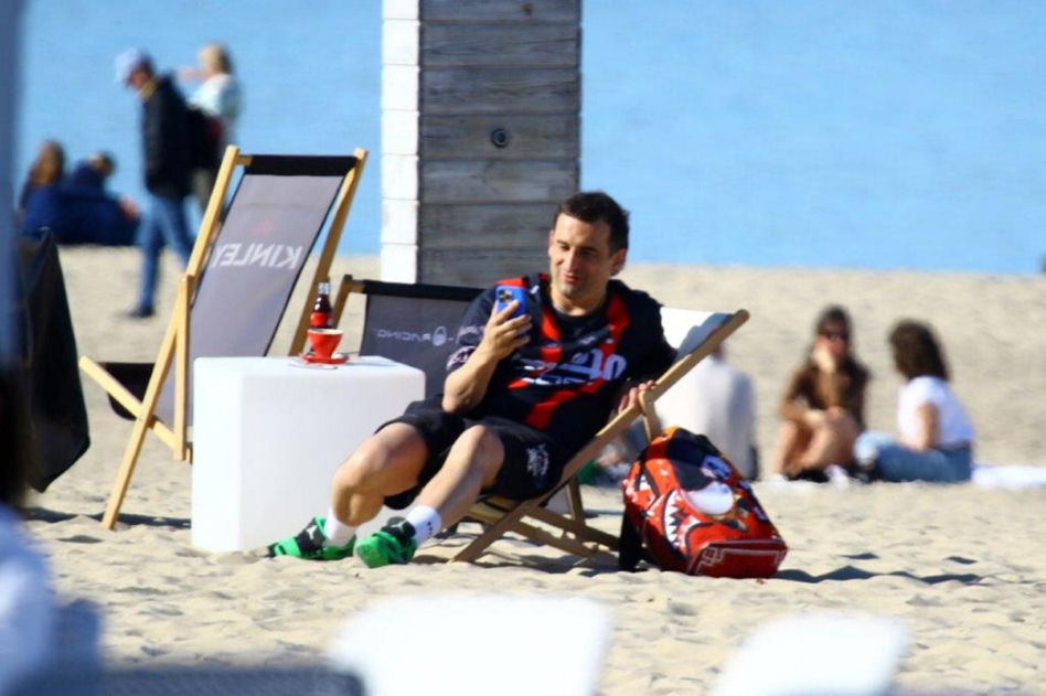 Michał Koterski z synem spędza majówkę nad polskim morzem