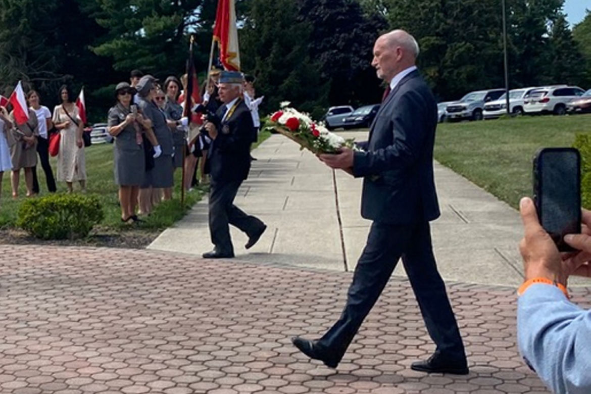 Antoni Macierewicz. Za 32 000 zł opowiadał o Smoleńsku 