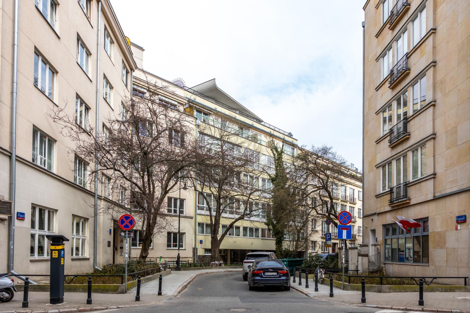 Dom Pod Żaglem na Alei Przyjaciół w Warszawie