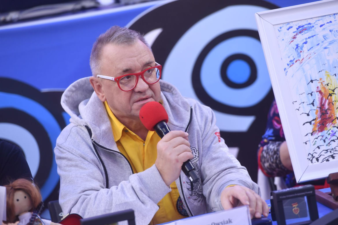 Jerzy Owsiak z wnuczką  - Finał WOŚP 2020