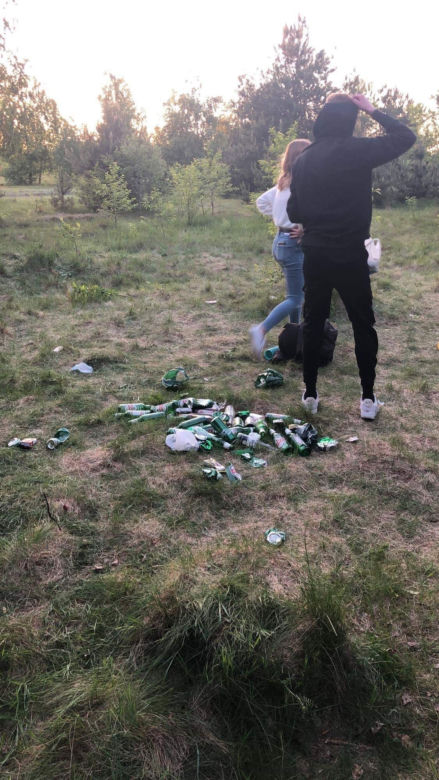 Bełchatów: Straż miejska interweniowała na leśniej BIBIE młodzieży. Inni demolowali plac zabaw! 