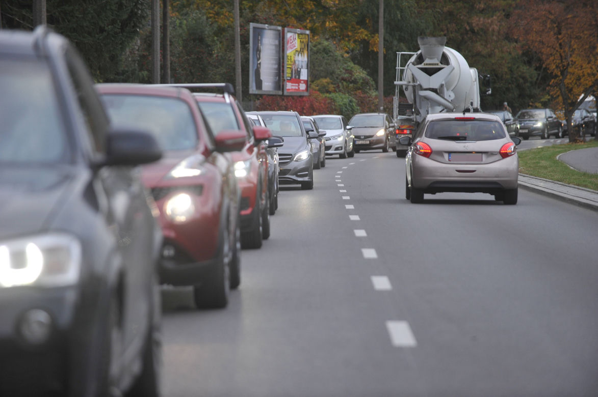 8 kilometrów w 48 minut. Tyle zajęło nam wyjechanie z Mokotowa