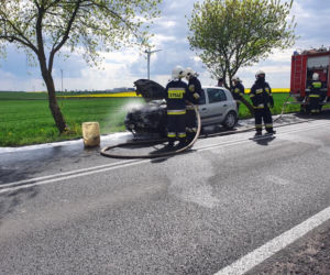 Pożar samochodu osobowego w Łasinie