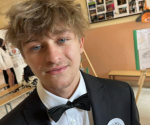 Dzień pełen emocji i wzruszeń. Maturzyści Baczyńskiego w Starachowicach żegnają szkołę