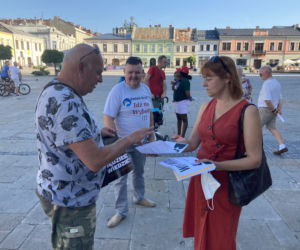Protest w Nowym Sączu przeciwko zmianom w ustawie o radiofonii i telewizji