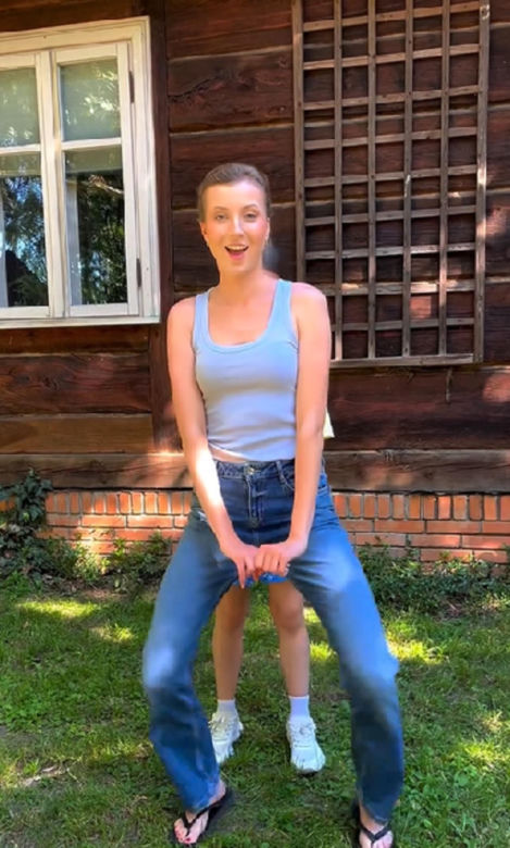 M jak miłość. Natalka (Dominika Suchecka), Hania (Wiktoria Basik)