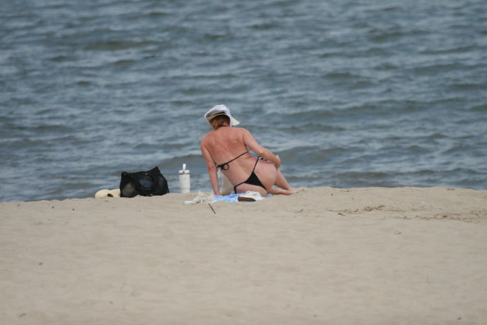 Ewa Skibińska na plaży