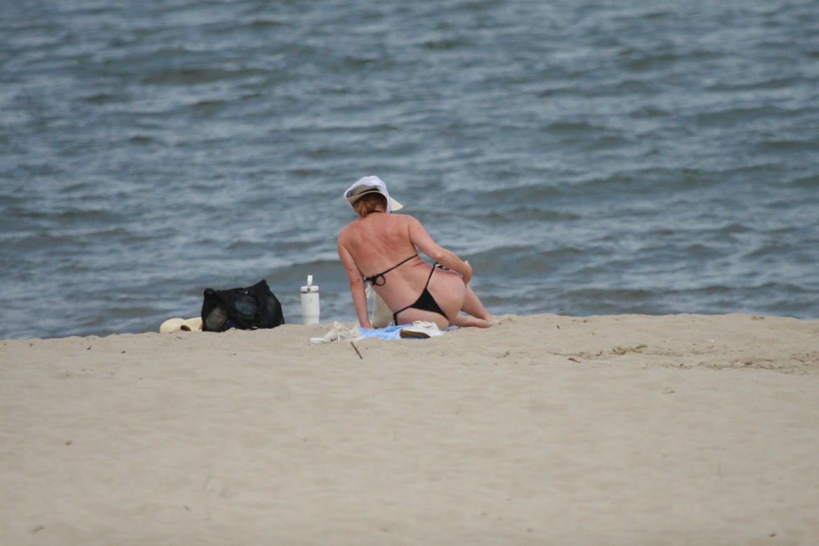 Ewa Skibińska na plaży