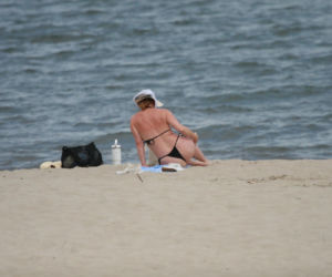 Ewa Skibińska na plaży