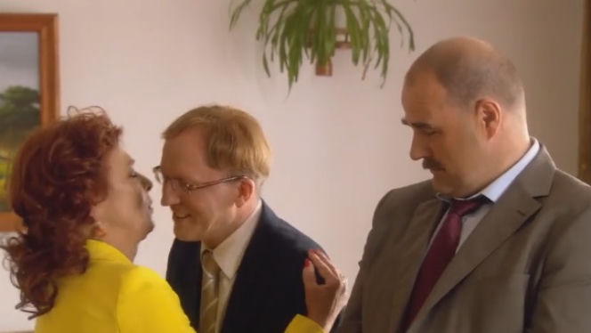 Ranczo 8 sezon odcinek 95. Senator Kozioł (Cezary Żak), Czerepach (Artur Barciś), Lodzia (Magdalena Kuta)