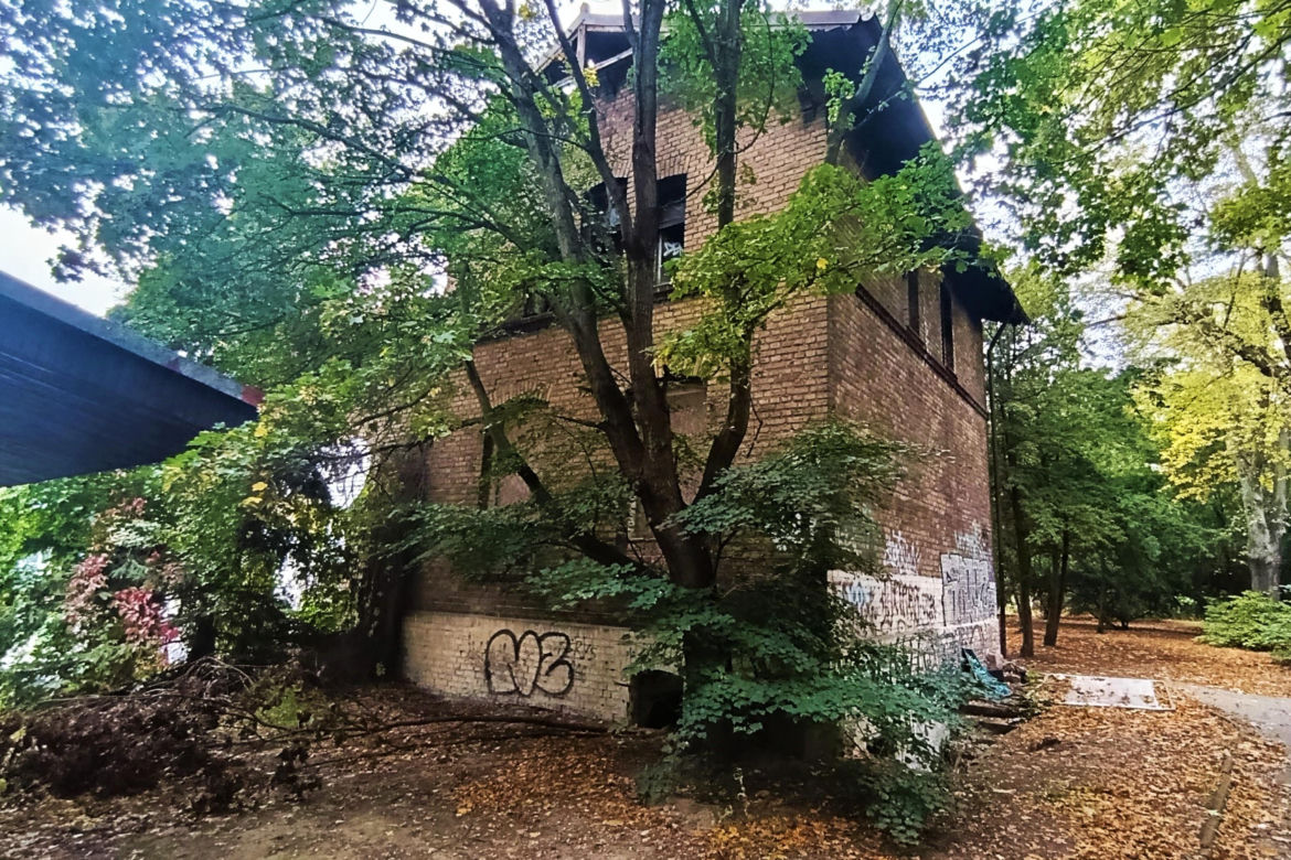 Spalony "domek grabarza" na Pomorzanach
