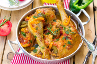 Ten kurczak po węgiersku rozpływa się w ustach. Sekret tkwi w jednej przyprawie