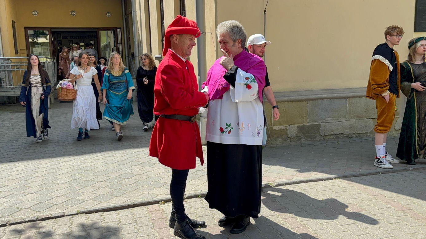 Orszak Jana Długosza w Nowym Sączu 