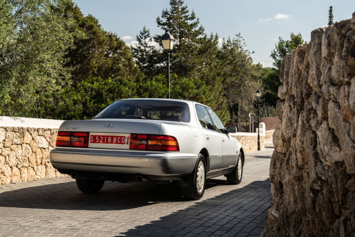 Lexus LS pierwsza generacja