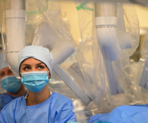 Polscy lekarze z Chin zoperaowali pacjentów w Warszawie. To pierwsze w historii operacje telerobotyczne na taką odległość